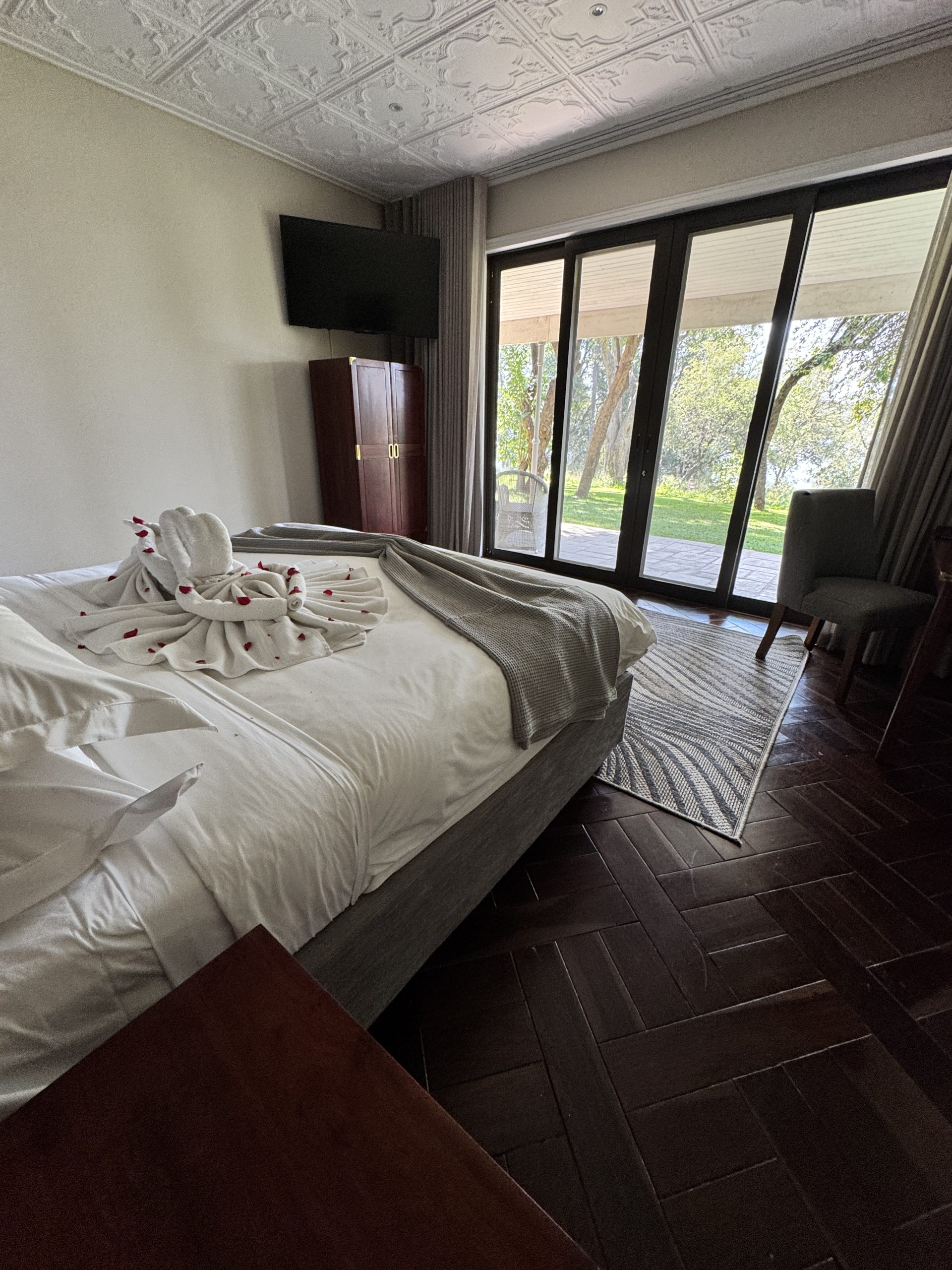 Palm River Hotel family suite bedroom