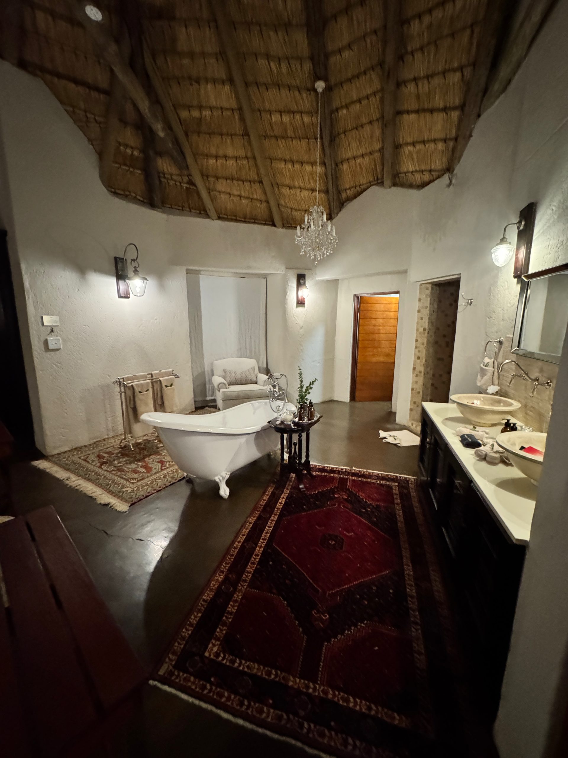 Grant Suite bathroom at Tintswalo