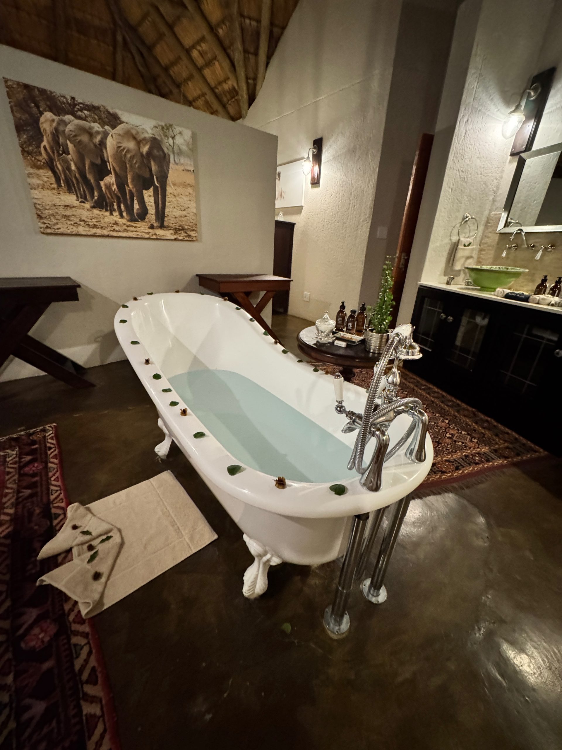 Grant Suite soaking tub