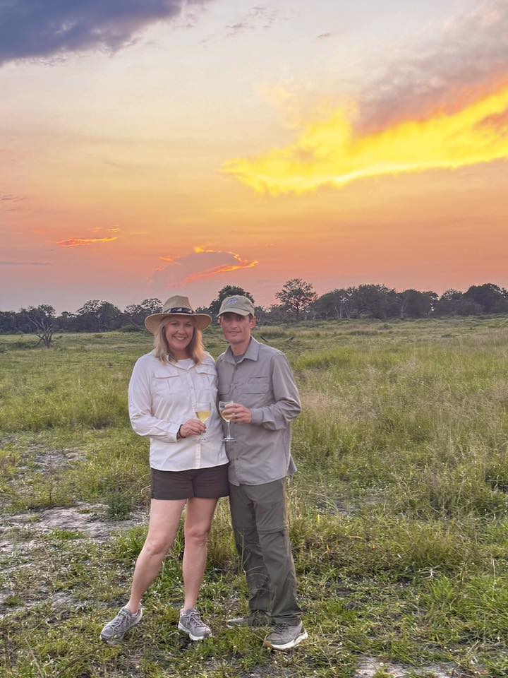 Sundowner drinks on the Tintswalo safari