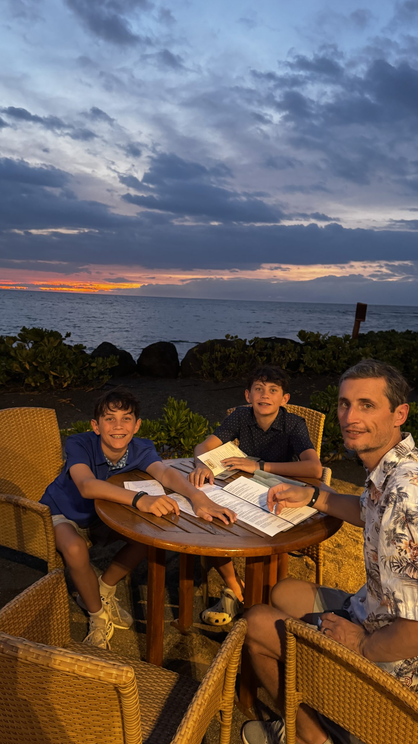 Dinner by the ocean at Hale Kai